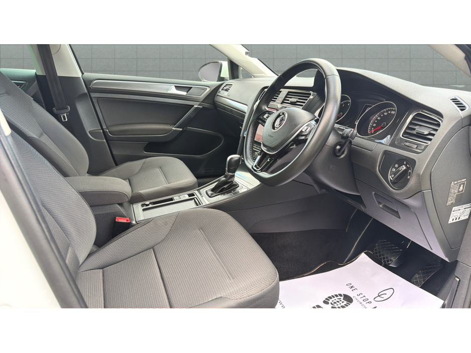 2017 Volkswagen Golf - image 18