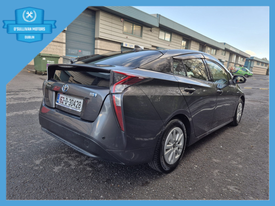 2016 Toyota Prius - image 6