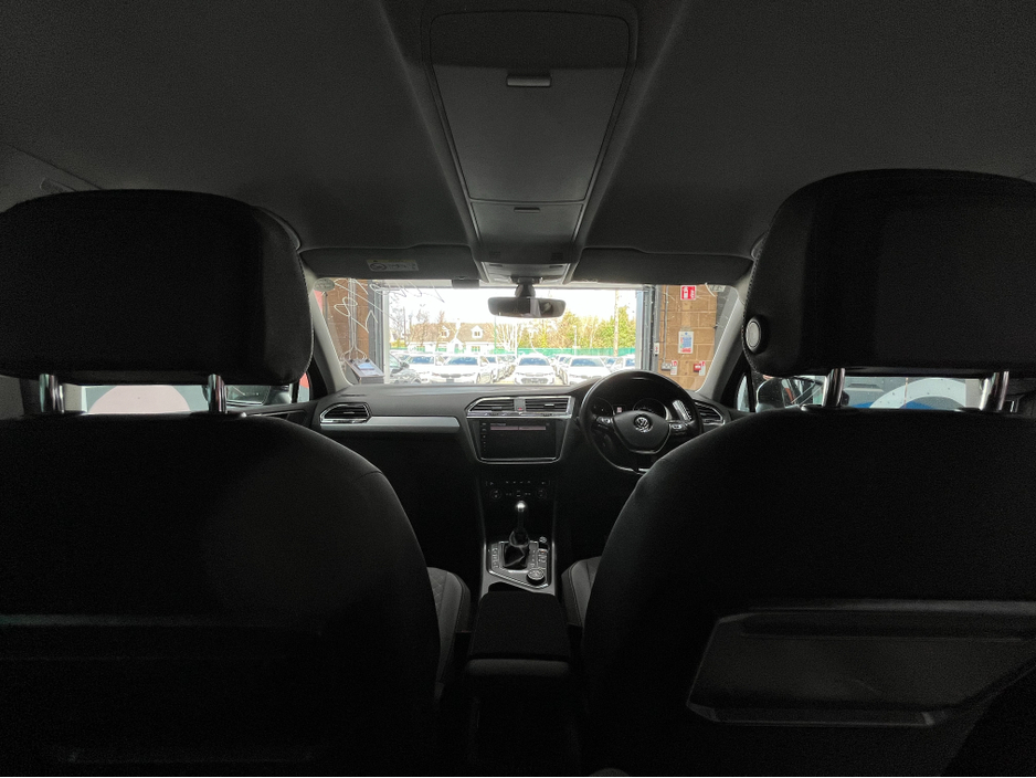 2018 Volkswagen Tiguan - image 17