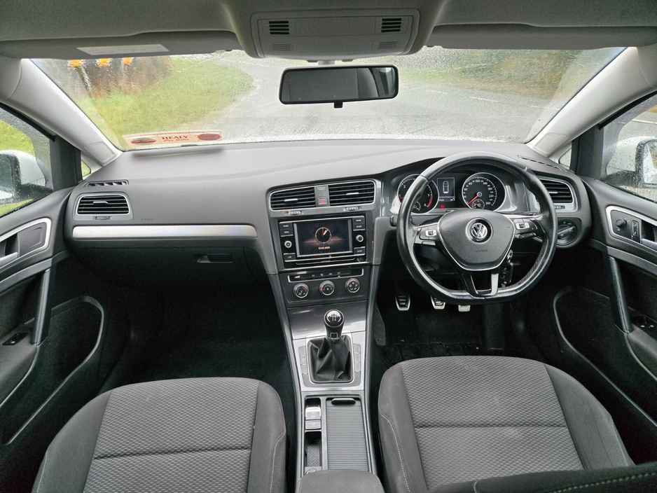 2017 Volkswagen Golf  €10,500