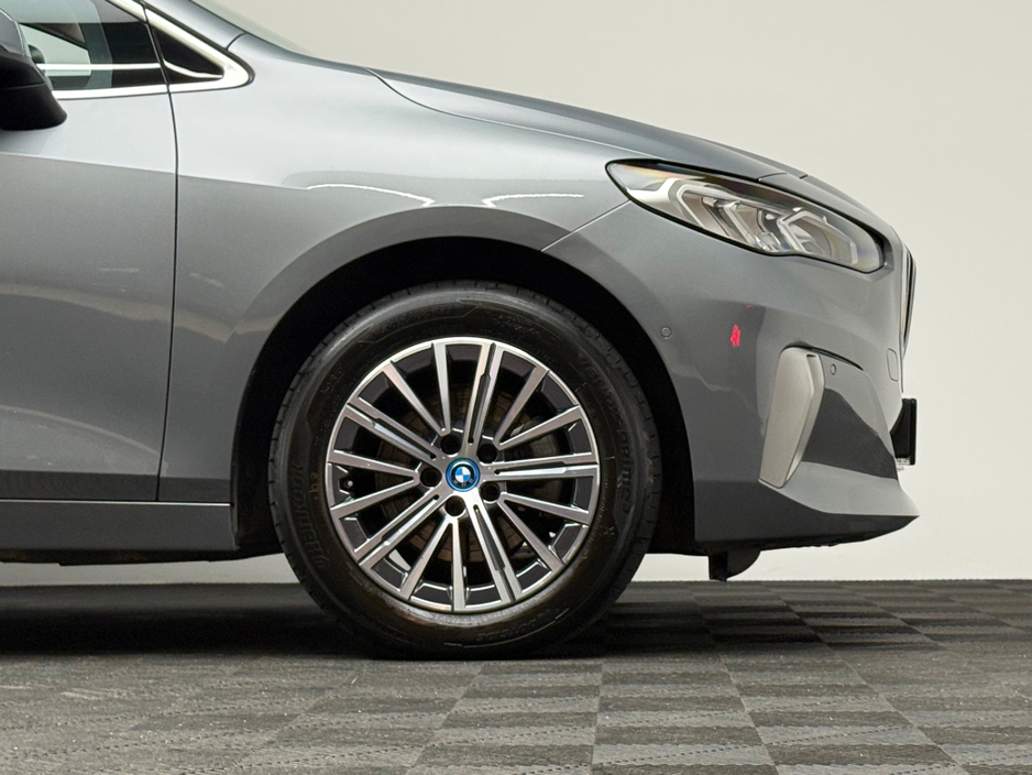 2023 BMW 2 Series - image 9