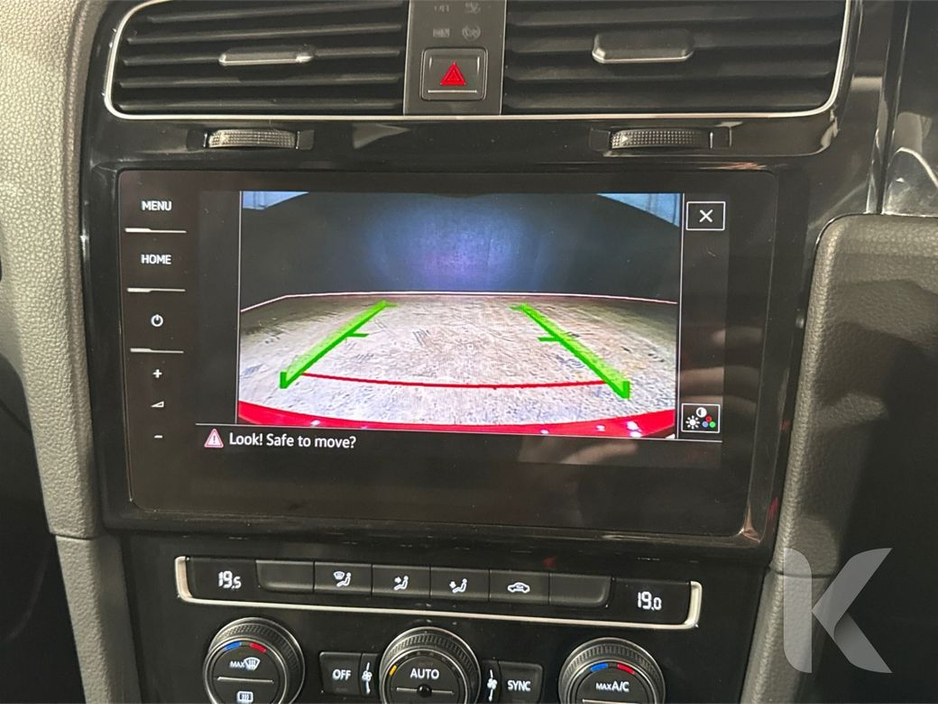 2018 Volkswagen Golf - image 23