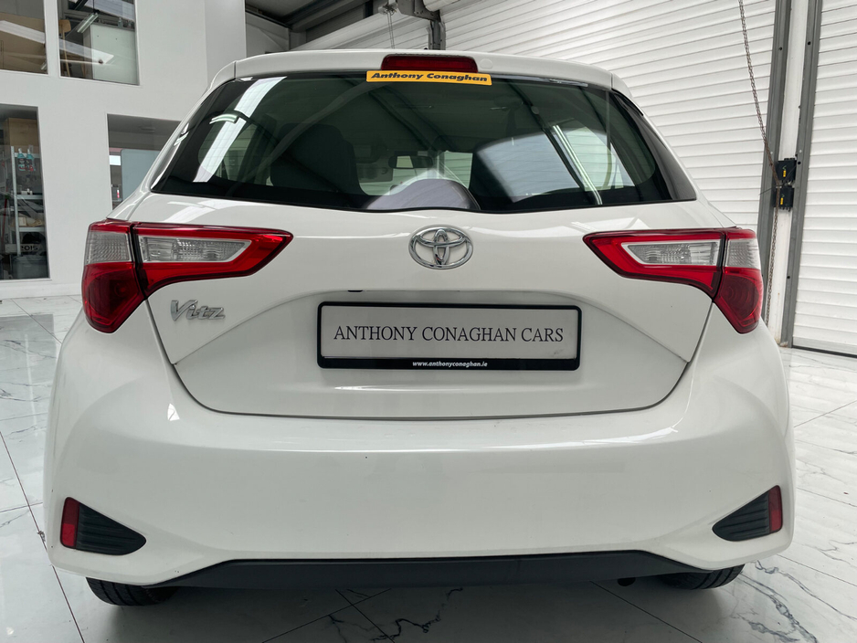 2018 Toyota Yaris - image 4
