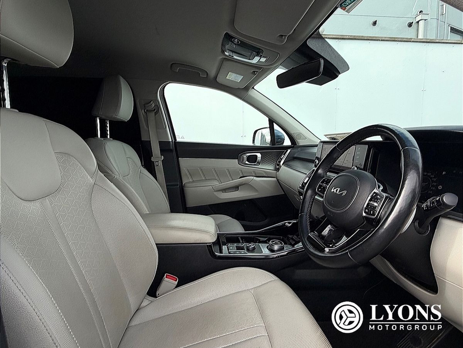 2024 Kia Sorento - image 9