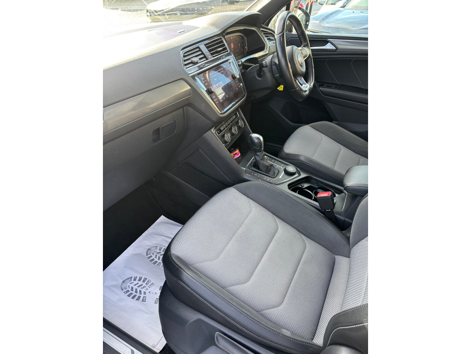2019 Volkswagen Tiguan 2.0 TDI R-LINE TECH 4MO