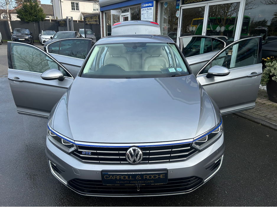2018 Volkswagen Passat - image 32