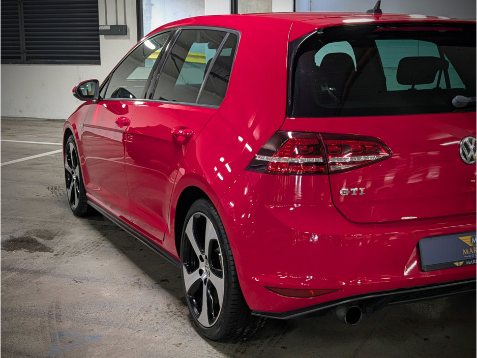 2015 Volkswagen Golf - image 10