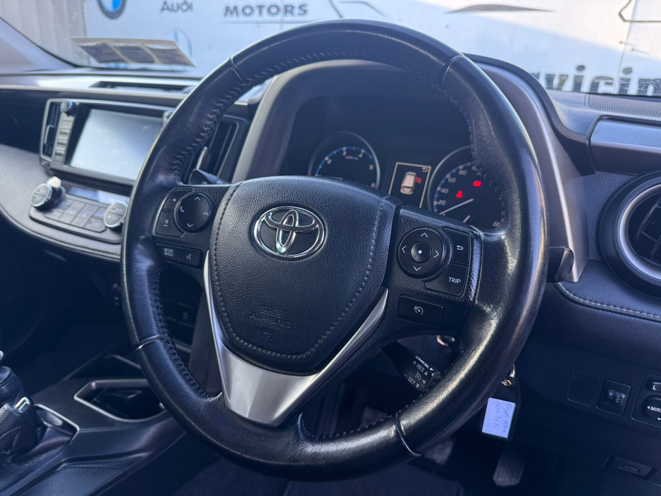 2016 Toyota Rav4 - image 25