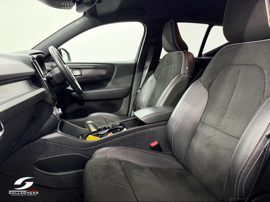 2020 Volvo XC40 - image 11