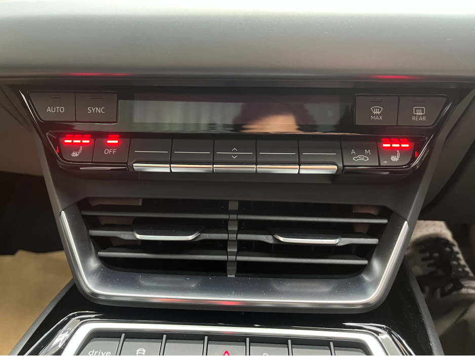 2023 Audi e-tron GT quattro - image 25