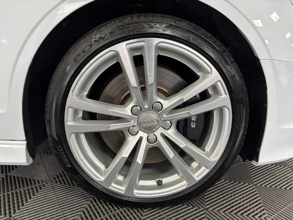 2016 Audi S3 AUDI S3 QUATTRO 300BHP*HALF LEATHER ALCANTARA SEATS*REVERSE CAMERA*BLUETOOTH AUDIO*FINANCE AVAILABLE TRADE INS WELCOME* €22,500