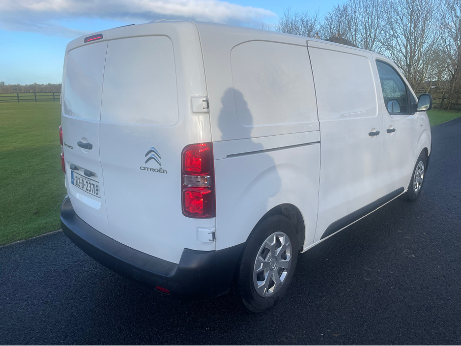 2021 Citroen Dispatch - image 7