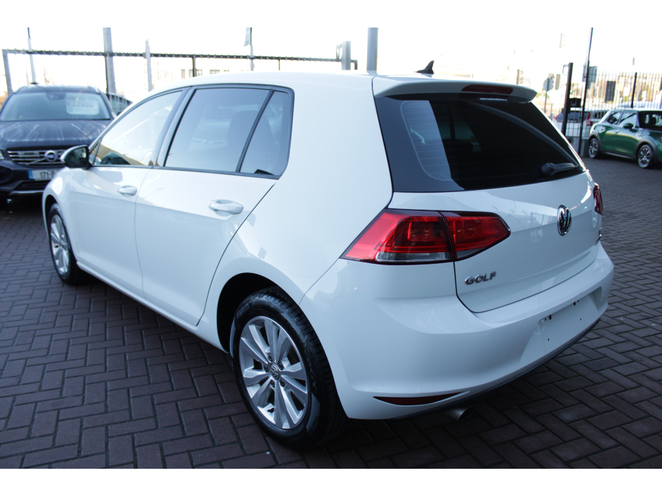 2016 Volkswagen Golf - image 6