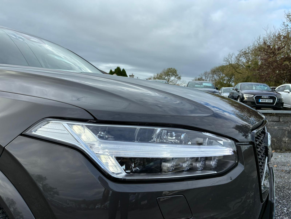 2023 Volvo XC90 - image 22