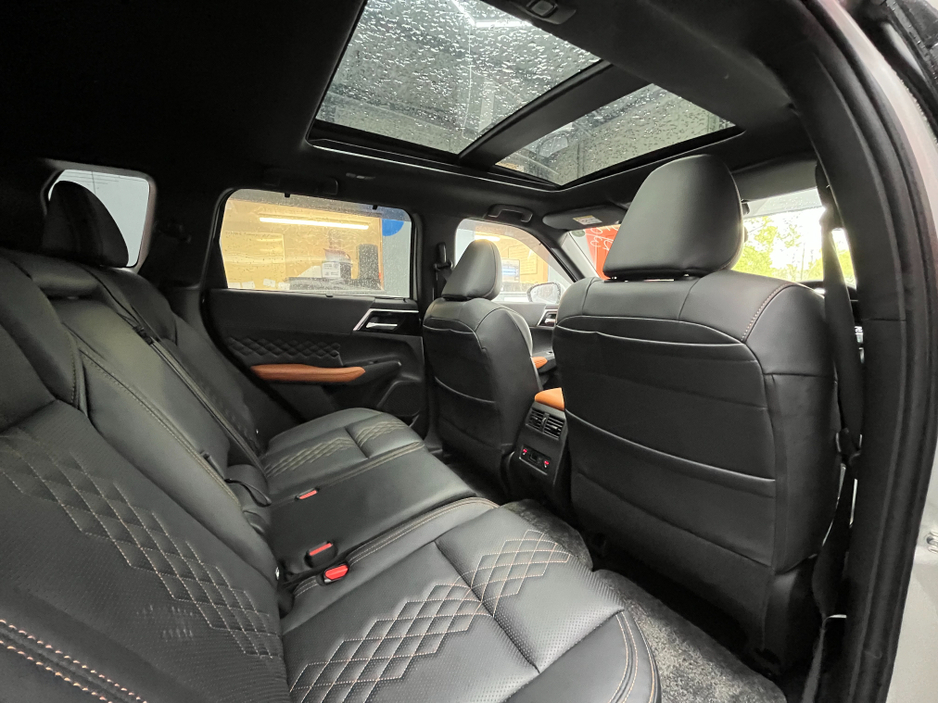 2023 Mitsubishi Outlander - image 18