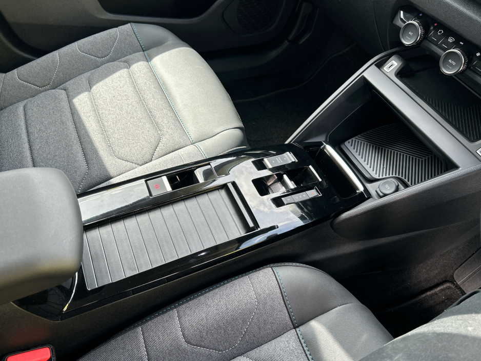 2025 Citroen C4 EFEEL PACK 50KWH 136BHP MY30 €17,950