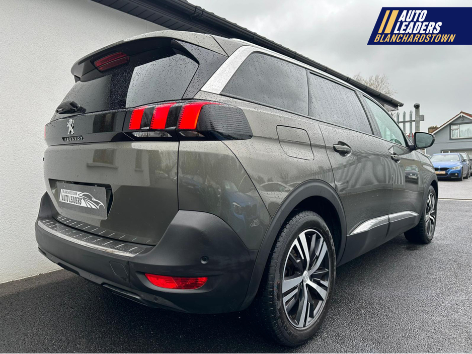 2019 Peugeot 5008 - image 7