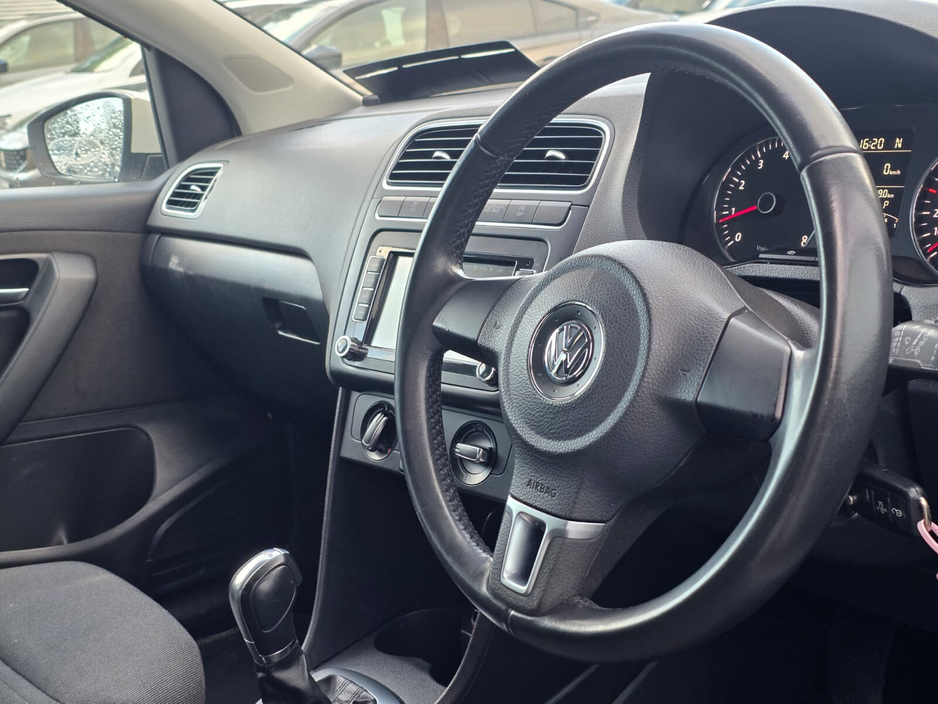 2013 Volkswagen Polo - image 17