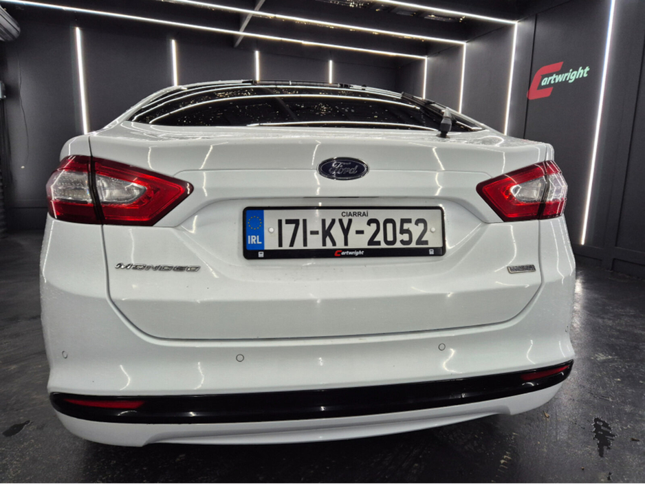 2017 Ford Mondeo - image 11