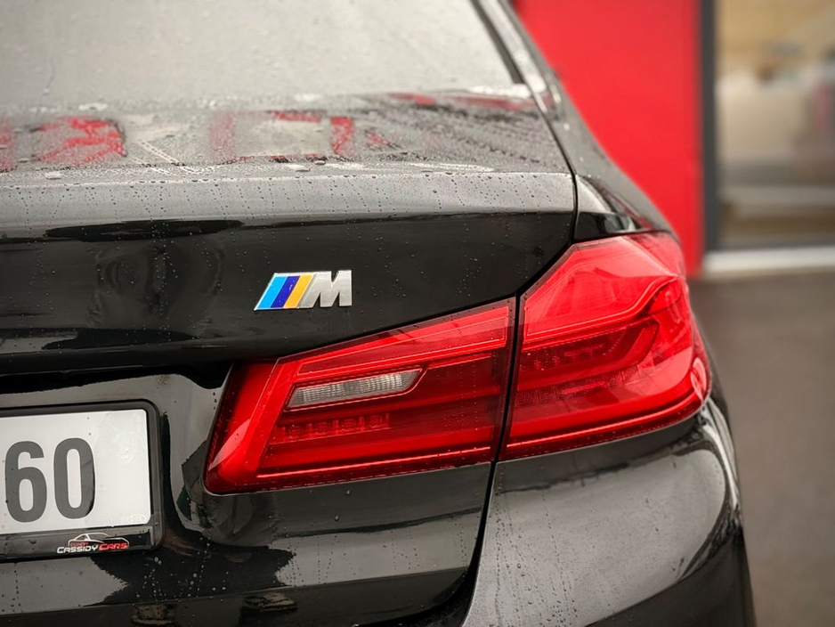 2017 BMW 5 Series - image 29