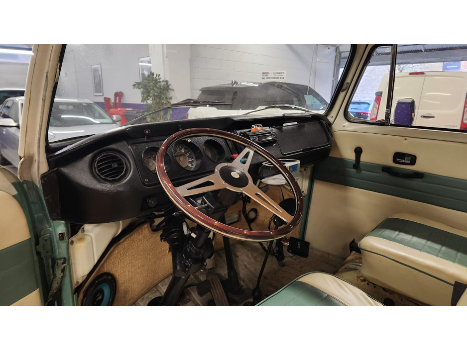 1971 Volkswagen T2 Campervan Westfalia