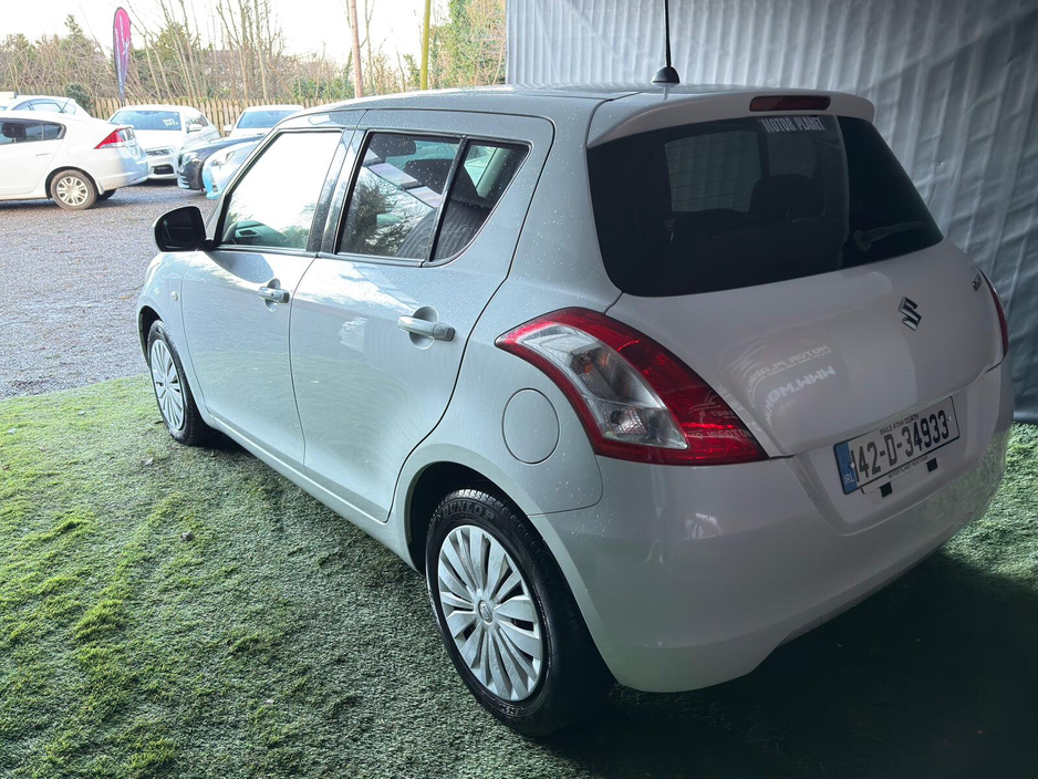 2014 Suzuki Swift - image 4
