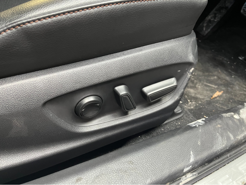 2020 Toyota Camry - image 12