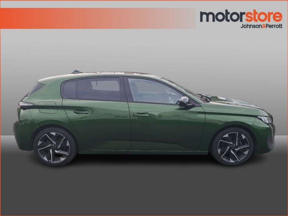 2022 Peugeot 308 - image 6