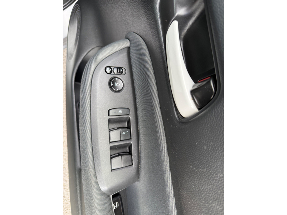 2020 Honda Jazz - image 20