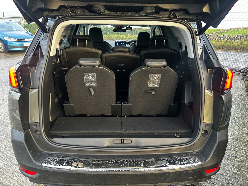2020 Peugeot 5008 7 seater automatic sunroof high spec €29,995