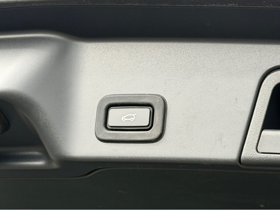 2021 Land Rover Range Rover Evoque - image 26