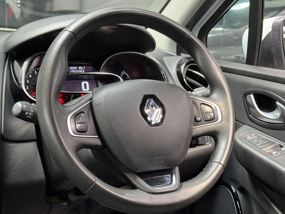 2017 Renault Clio - image 14