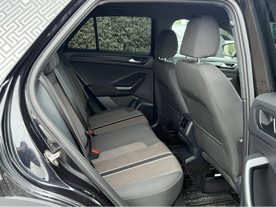 2022 Volkswagen T-Roc STYLE BLACK EDITION AUTOMATIC 2.0 DIESEL //ADAPTIVE CRUISE CONTROL//KEYLESS ENTRY//REVERSE CAMERA//