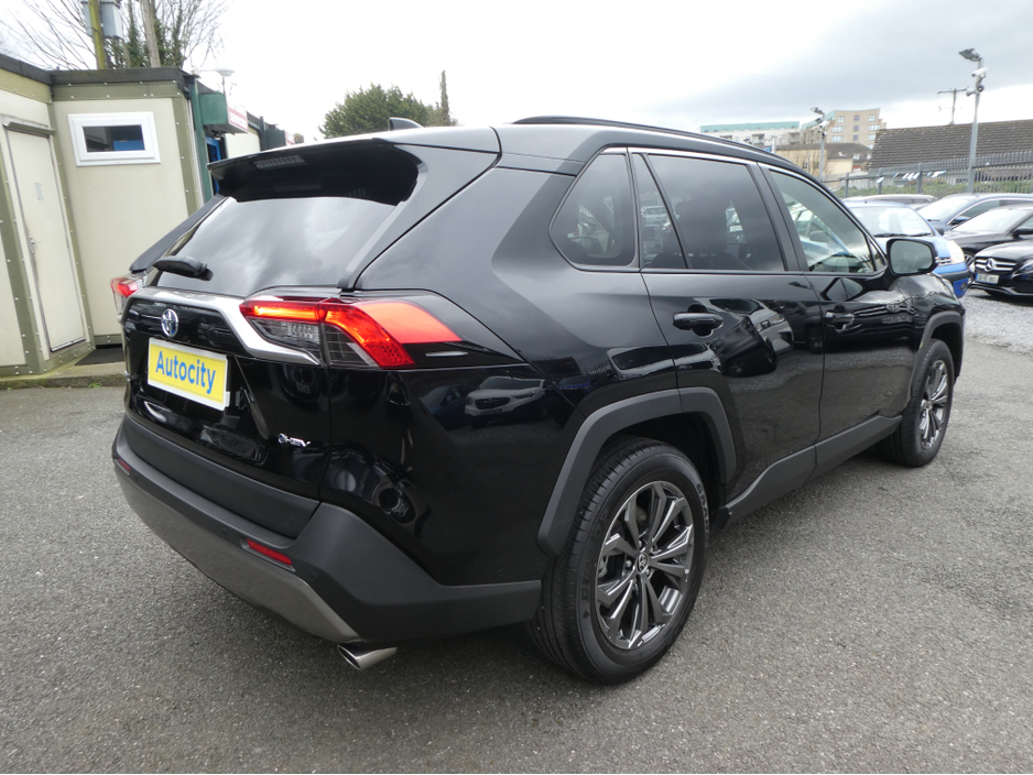 2025 Toyota Rav4 - image 7