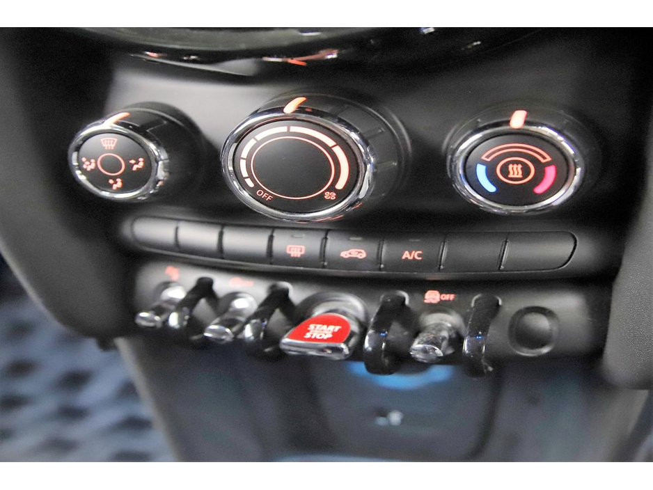 2020 MINI Hatch 1.5 AUTO 5DR *REVERSE CAM*PARK SENSORS* €22,890