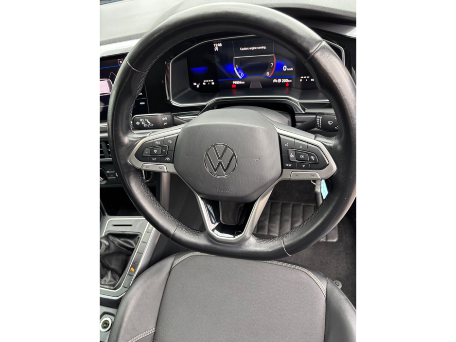 2023 Volkswagen Taigo - image 33