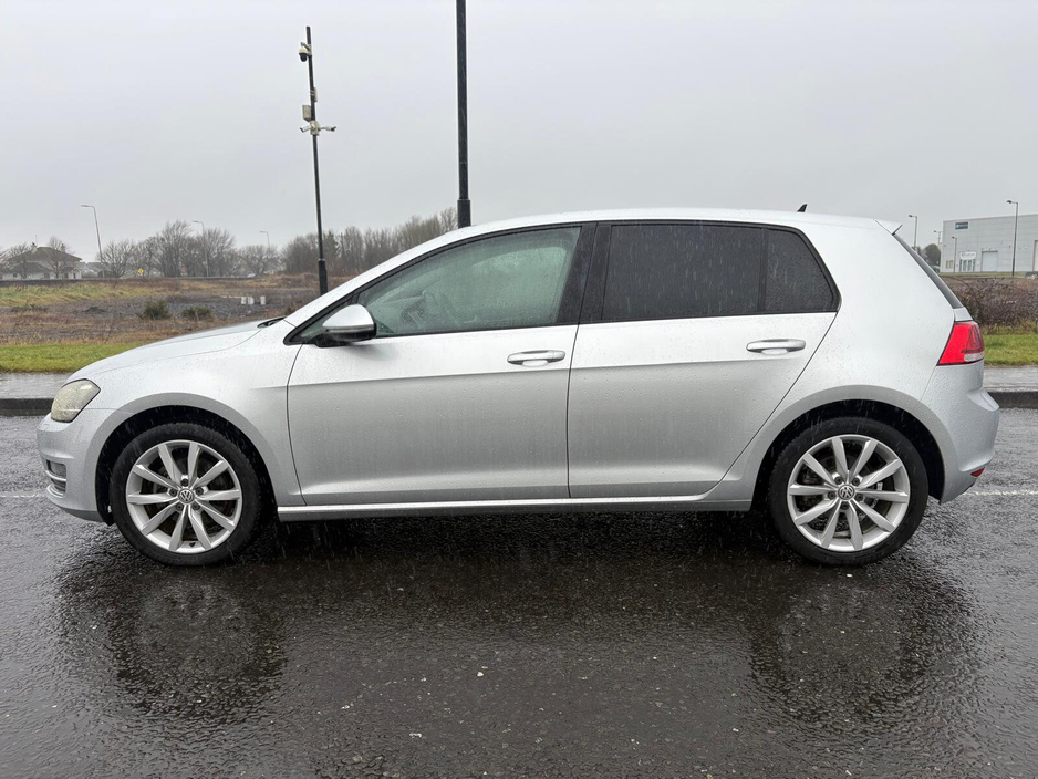 2015 Volkswagen Golf - image 5