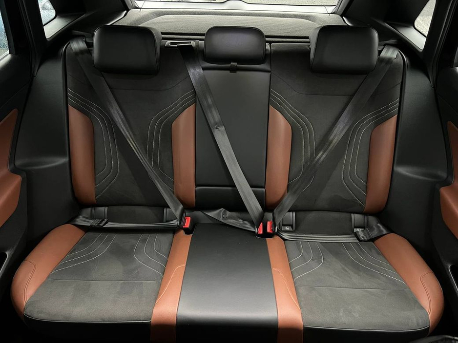 2023 Volkswagen ID.4 PRO LIFE 77KWH // APPLE CARPLAY/ANDROID AUTO // DIAMOND CUT ALLOYS // AMBIENT LIGHTING €25,900