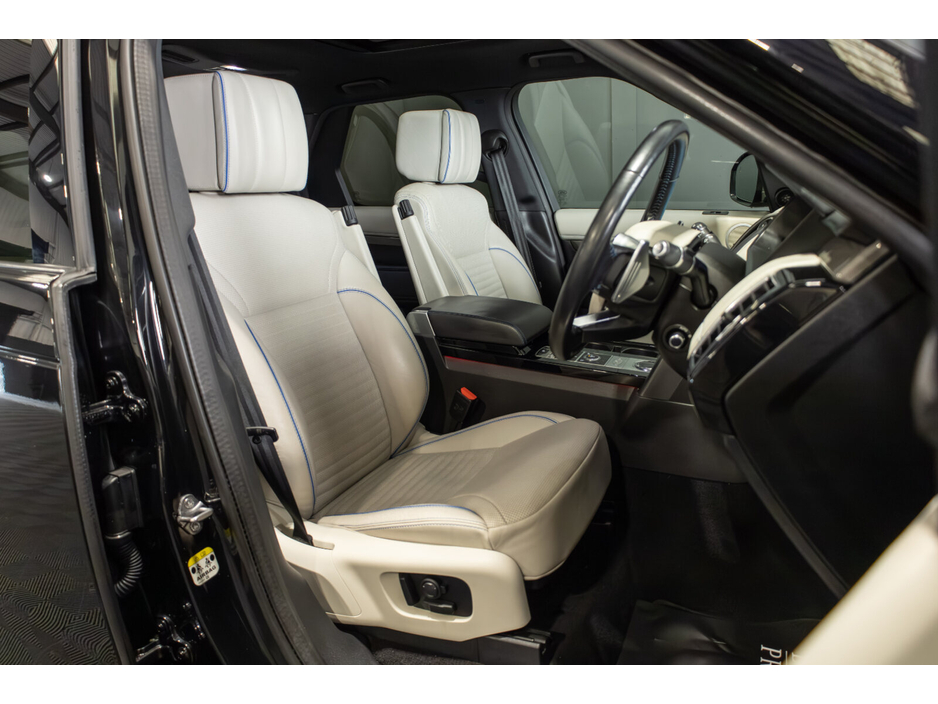 2020 Land Rover Discovery  €49,950