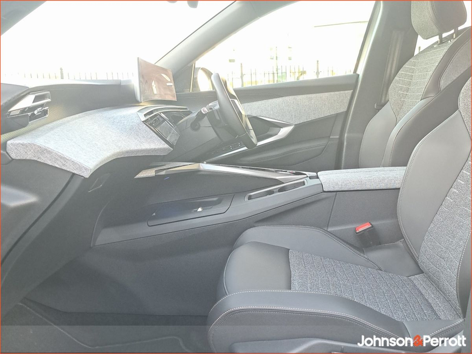 2025 Peugeot 3008 1.2 MHEV 145bhp eDCS6 Allure €45,450