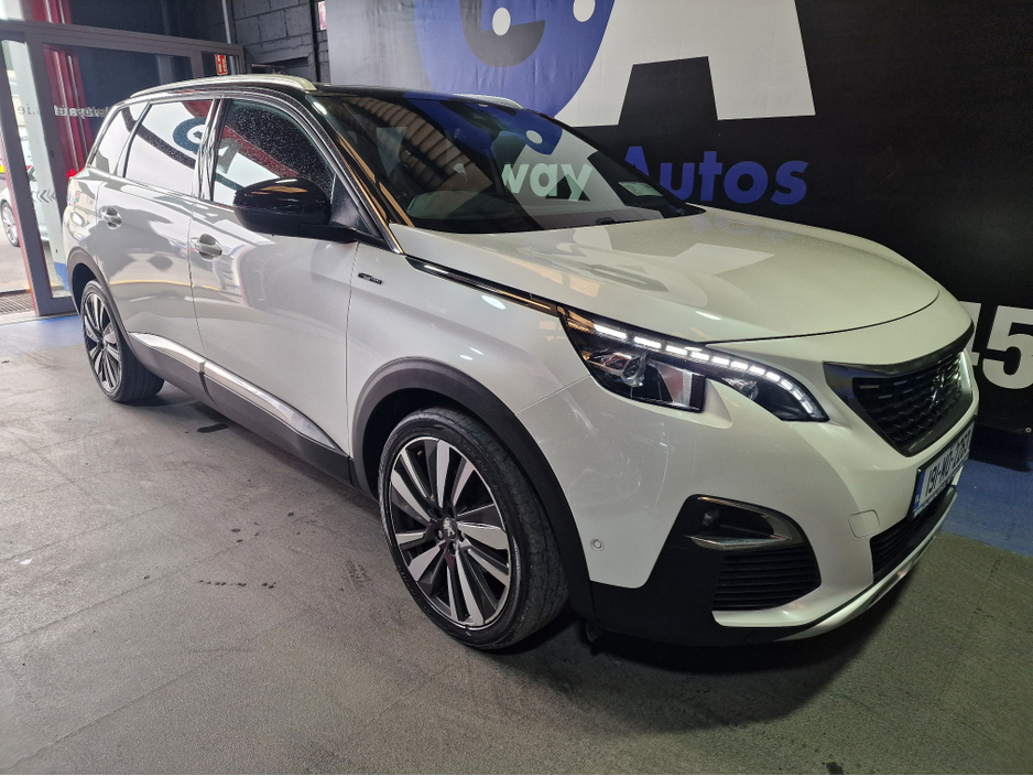 2019 Peugeot 5008 - image 12