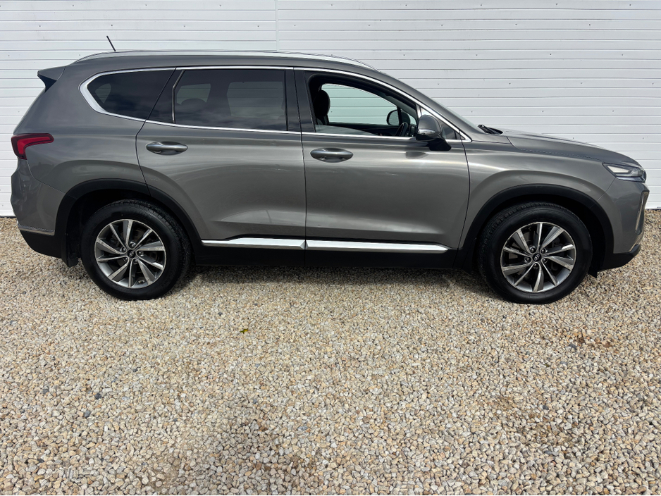 2018 Hyundai Santa Fe - image 4