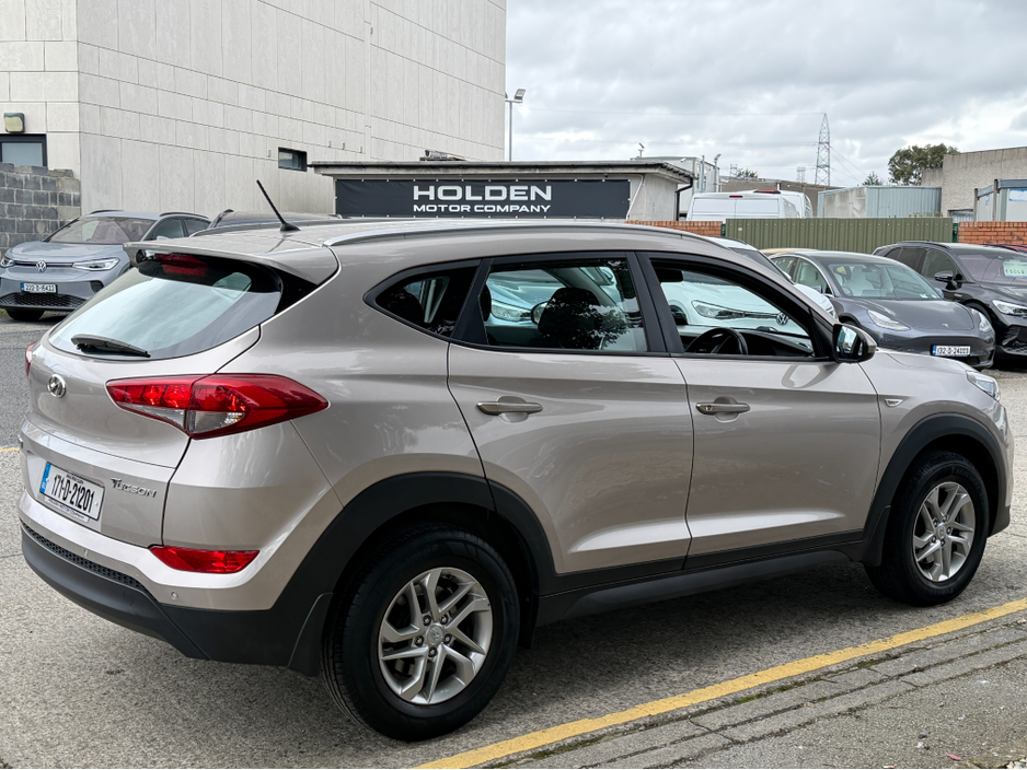 2017 Hyundai Tucson - image 8