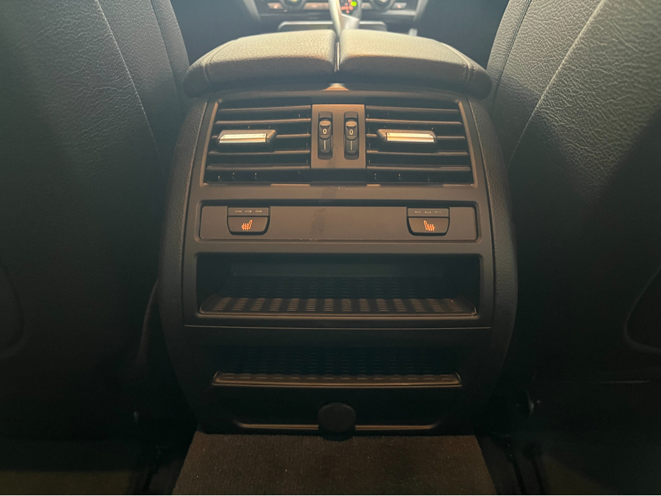 2017 BMW 5 Series - image 20