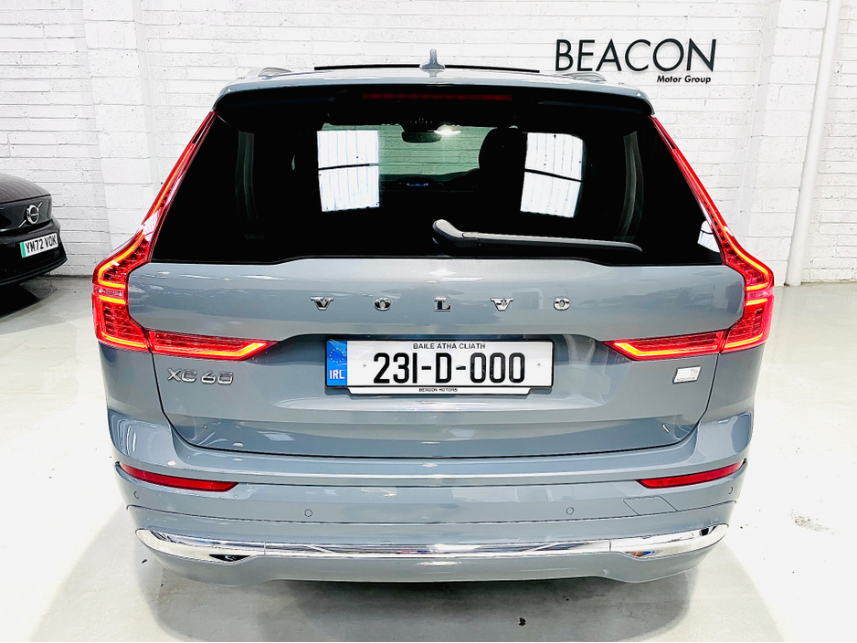 2023 Volvo XC60 - image 7