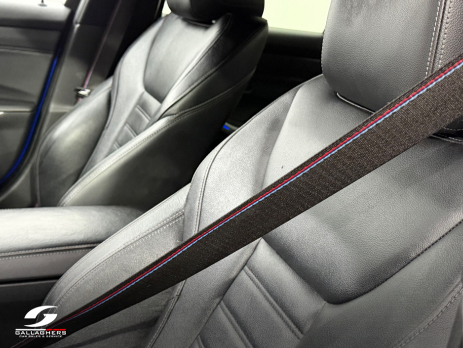 2021 BMW 3 Series - image 14