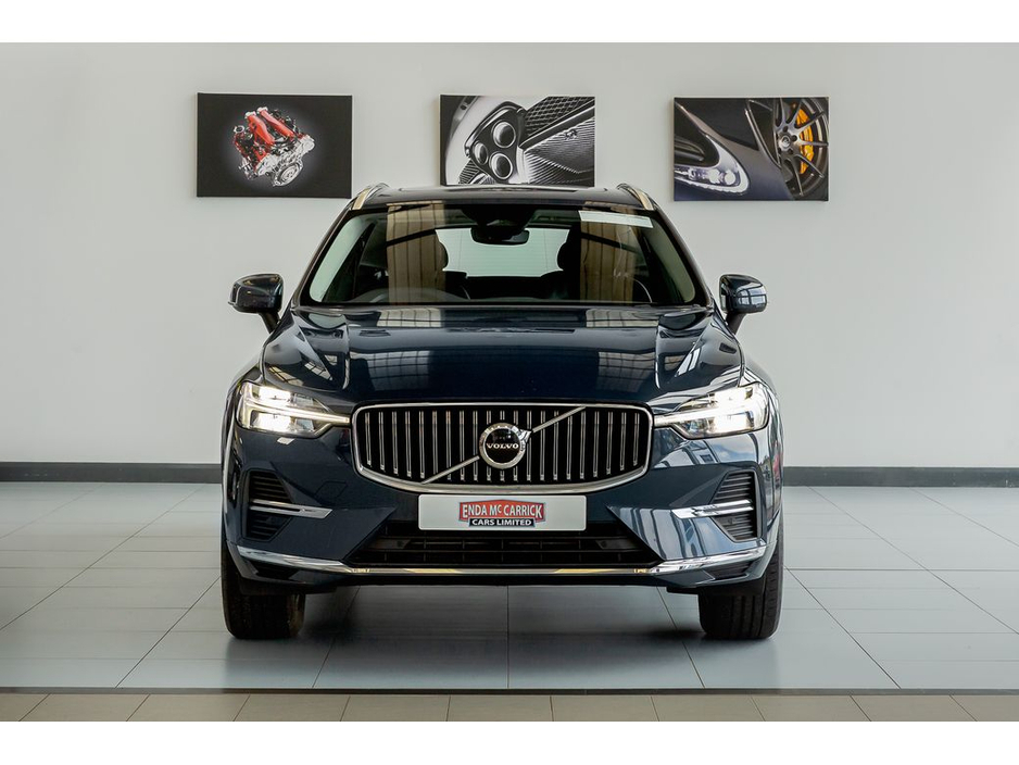 2023 Volvo XC60 - image 4