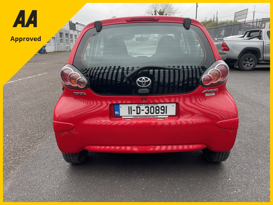 2011 Toyota Aygo - image 8