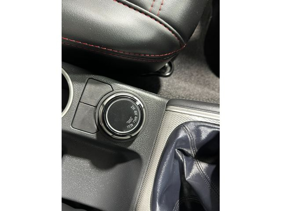 2020 Mitsubishi L200 - image 22