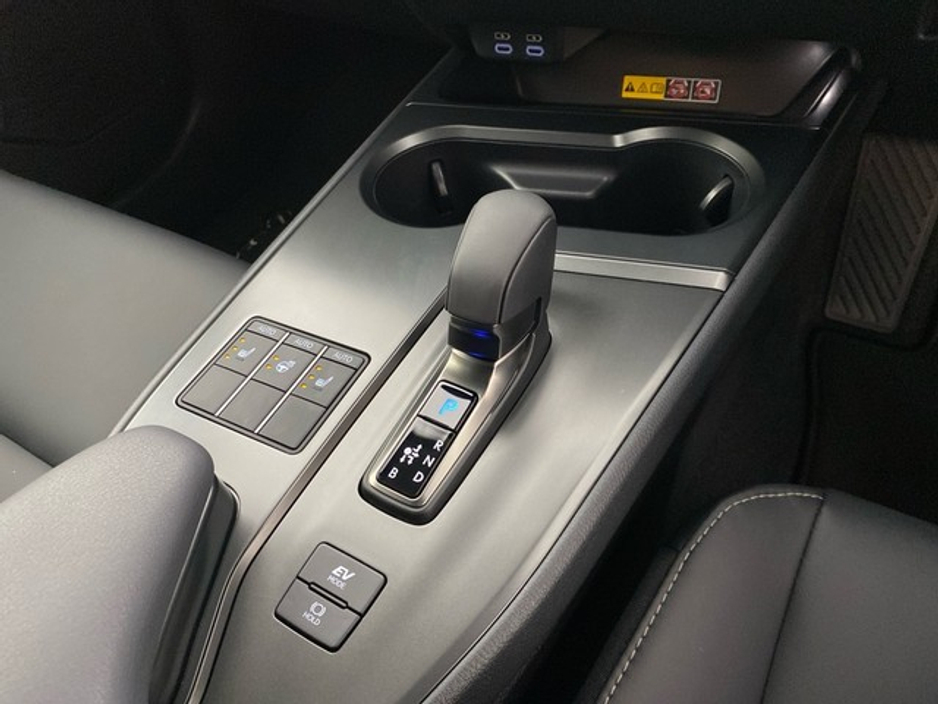 2025 Lexus UX 250 H F Sport Design €49,950